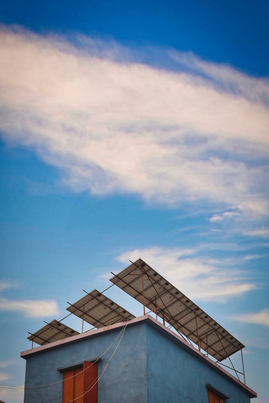 A Solar Power Conditioning Unit with Isolation Transformer