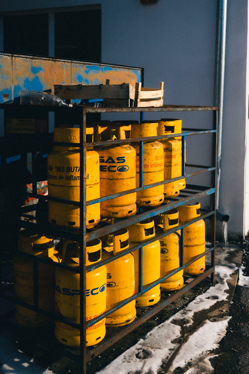 Battery Energy Storage compared with Inverter/UPS