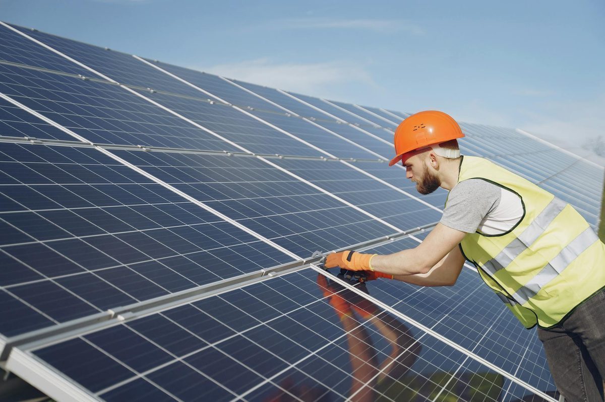 Su-vastika’s 10 KVA Solar MPPT Hybrid PCU: Energy Management Solution