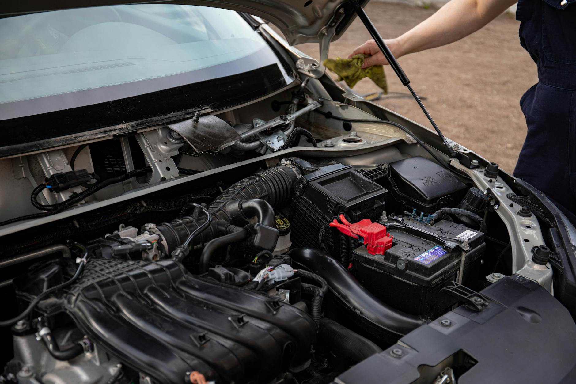Understanding the Significance of Temperature Compensation for Lead Acid Batteries
